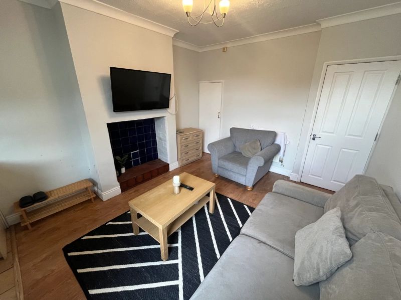 BILLS INCLUSIVE - Sausthorpe Street, 4 Bedroom, - Thumbnail 4